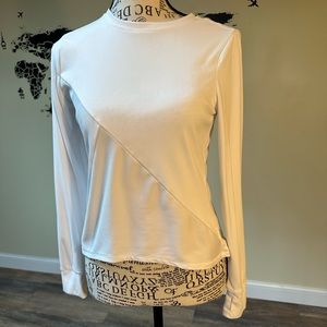 AVIA Girls Top White Long Sleeve Tee Workout Shirt Wear Size L (10/12)